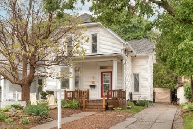 Charming Century Home in the Heart of Cambridge! ✨ Image# 8