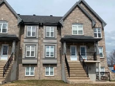 Triplex tres propre à vendre à St-Janvier Image# 11