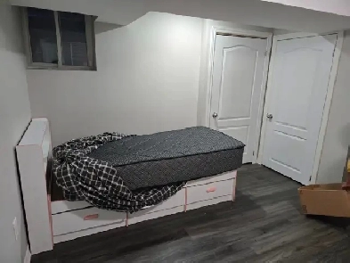 Furnished room for rent, 5 min walk to UTSC Image# 1