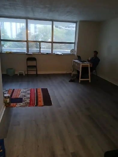 Room for rent in downtown near Wesley &parliament Image# 2