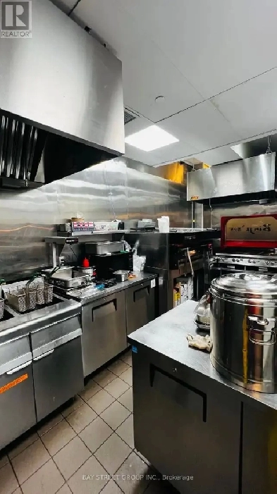 Food Court Business in Square One – Prime Location! Image# 1