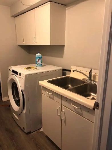 VERY BRIGHT ROOM NORTH YORK BATHURST AND STEELES NEAR BUS /PLAZA Image# 5