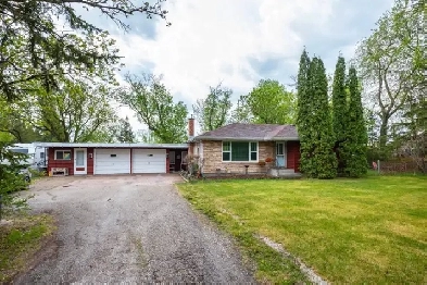 Completely Remodelled 2bdrm Bunaglow situated on 1.96 Acres! Image# 1