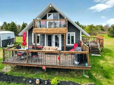 Beautiful, updated home with deeded access to the beach! Image# 3