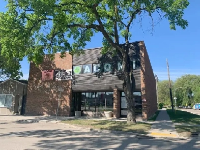 Main Floor or Lower Level Office Space off Pembina Hwy For Lease Image# 1