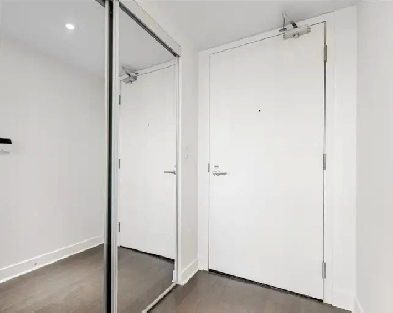 Modern 2 Bedroom 2 Bathroom Condo for Rent – 58 Orchard View Blv Image# 11