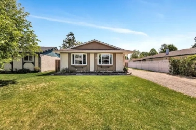Charming 4-Bdrm Bungalow in the heart of Desirable Nth Kildonan! Image# 5