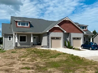 FOR RENT - 2 Bedroom   Den in Kemble Image# 7