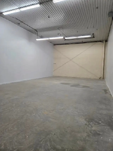 Local à louer de 1100pc à Sherbrooke - Disponible immédiatement Image# 1