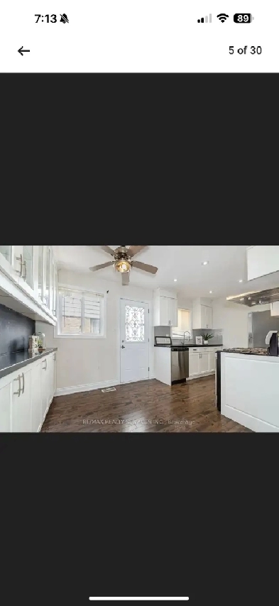 3 bed and 1 bath Bungalow with 3 parkings Image# 5