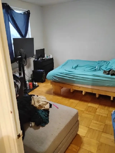KEELE AND WILSON ROOM FOR RENT $950 JUNE 1ST Image# 2