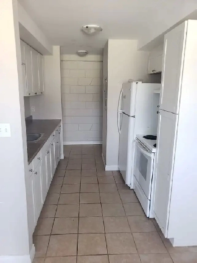 Lovely Renovated 2 Bedroom Apartment in Belleville Image# 13