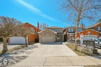 Gorgeous 3 2 Bedtroom Detached With Fin Bsm & S/Ent In Brampton Image# 1