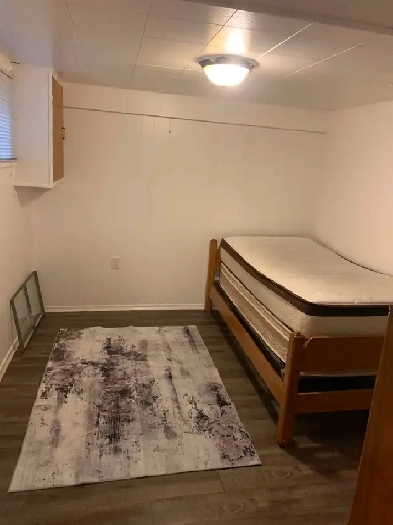 Room for rent near Mohawk college Image# 2