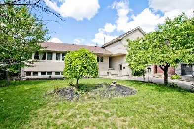 Spectacular 3 Bedroom Apartment at Leslie and York Mills Image# 10
