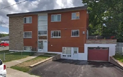 1400$ 4 1/2 for rent 3666 2e Rue, Laval H7V 1H8 Image# 1