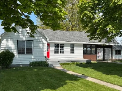 Benn Cottage rentals Mitchell’s Bay Image# 1