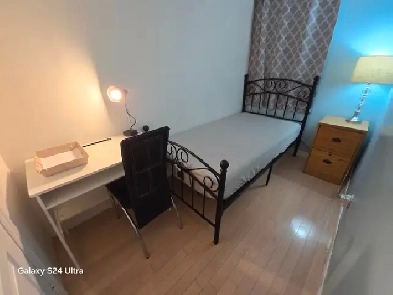 Small Bedroom Image# 4