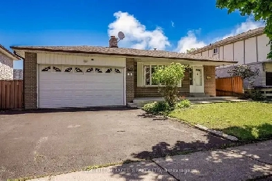 Stunning 3 1 Bedroom Detached With Fin Bsm & S/Ent In Toronto Image# 1