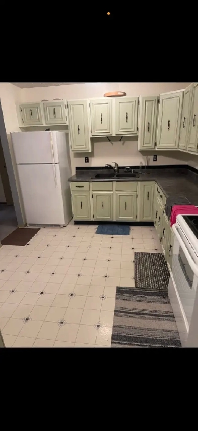 ROOM RENT FOR A GIRL IN HOUSE MAPLES TYNDALL AREA Image# 1
