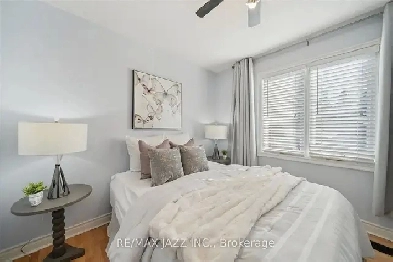 ⚡LOVELY UPDATED ONE BEDROOM CONDO IN THE HEART OF PICKERING! Image# 1