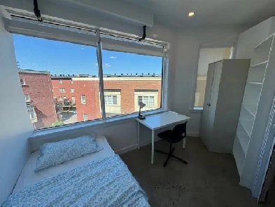 750 CAD Room in an all-female apartment at 41 River St Image# 2