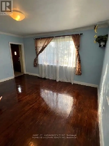 Three bed room for rent Image# 5