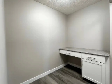 Modern Newly Renovated 1 & 2 Bedroom Apt -Century Park -June 1st Image# 8