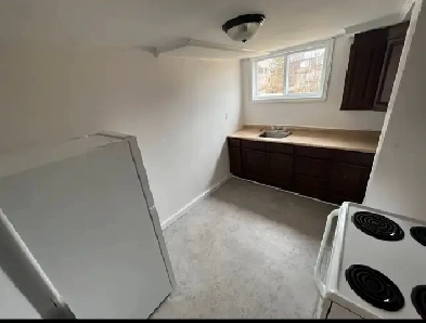 42 Uplands Rd Unit 4 - One Bedroom Apt in Sunny CBS Image# 1