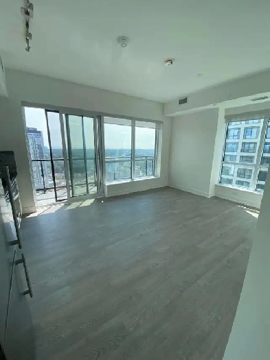 CORNER UNIT  WITH LAKEVIEW - 2 BED 2 BATH - BLOOR AND KIPLING Image# 5