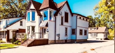 Beautiful townhouse is $ 2,280,  utilities included. Furnished Image# 1