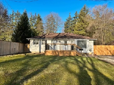 Spacious 3-Bedroom | 1.5 Bath | Short-Term Rental Image# 9