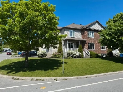 Spacieux condo 6 1/2 Granby Image# 9