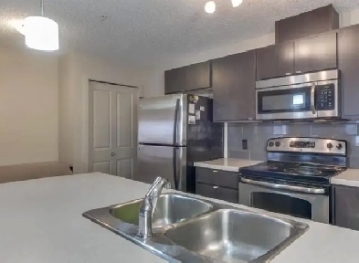 2 Bed 2 Bath Condo with River View! Low condo fee! Amazing! Image# 5