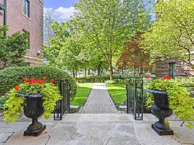 Fabulous New York style Toronto codo for sale