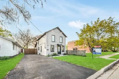 3BR 2WR Detached in Mississauga near Dundas St E./ Hurontario St Image# 1