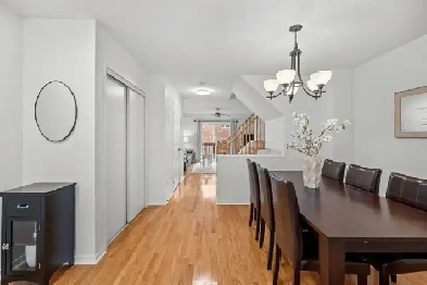 3BR 3WR Att/Row/Twnhouse in Mississauga near Derry Rd/10th Line Image# 1