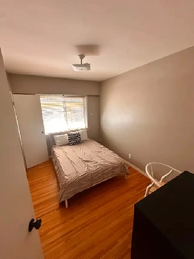 bright spacious room Image# 1