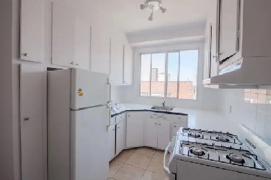 spacious 3.5 for rent, Dupuis, near Cote-St-Catherine - ID 3292 Image# 1