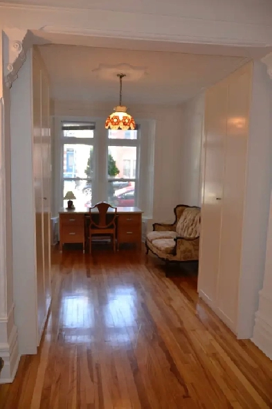 Large 6 1/2 PLATEAU 3 BEDROOMS FURNISHED EQUIPPED JULY 1ST Image# 1