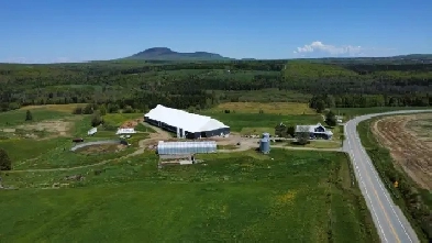St-Camille : Ferme de chèvres laitières 158 acres, machineries Image# 1