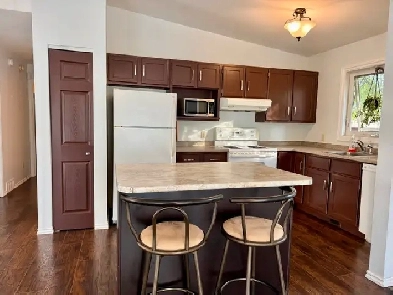 Spacious Bungalow for Rent – Available June 1, 2025 Image# 4