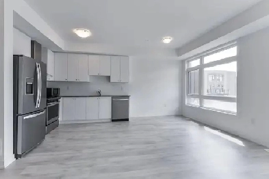 Bright 2 Bed   Den Townhouse in Vaughan Image# 15
