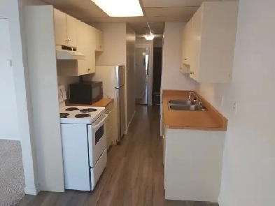 BEAUTIFUL 2 BEDROOM CORNER SUITE Image# 3
