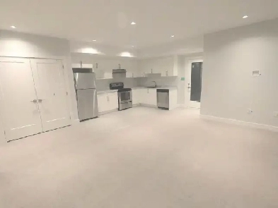 1 bedroom basement suite 700 sq ft in South Surrey Image# 1