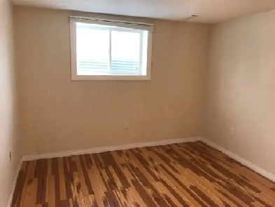 Like new 2 BR in Marlborough, very quiet, HUGE Parking ! Image# 6