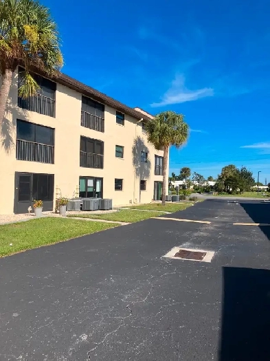 Fully furnished 2 bed 2 bath condo in Port Charlotte, SW Florida Image# 3