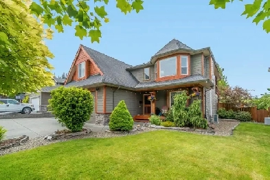 Heart of Willow Point - 6 Bed, 4 Bath Home with a Pool Image# 3