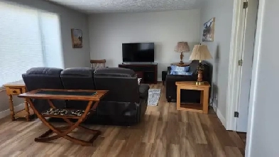 Main Floor Rental, Fully Furnished Image# 6