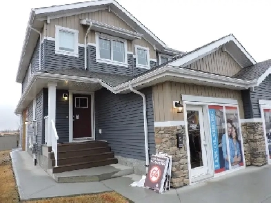 Manning Village 3 Bed 2.5 Bath Edmonton North For Rent Image# 10